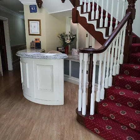 Ma Dwyer's Guest Гостевой дом Наван