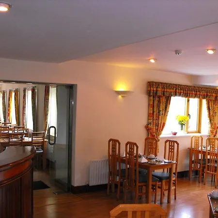 Ma Dwyer's Guest Наван