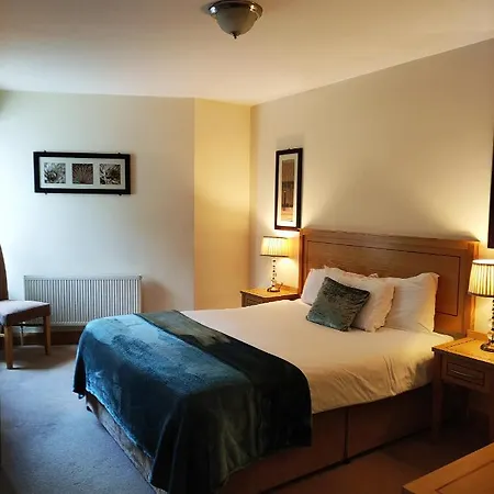 Ma Dwyer's Guest 3* Наван