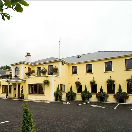 Ma Dwyer's Guest Наван